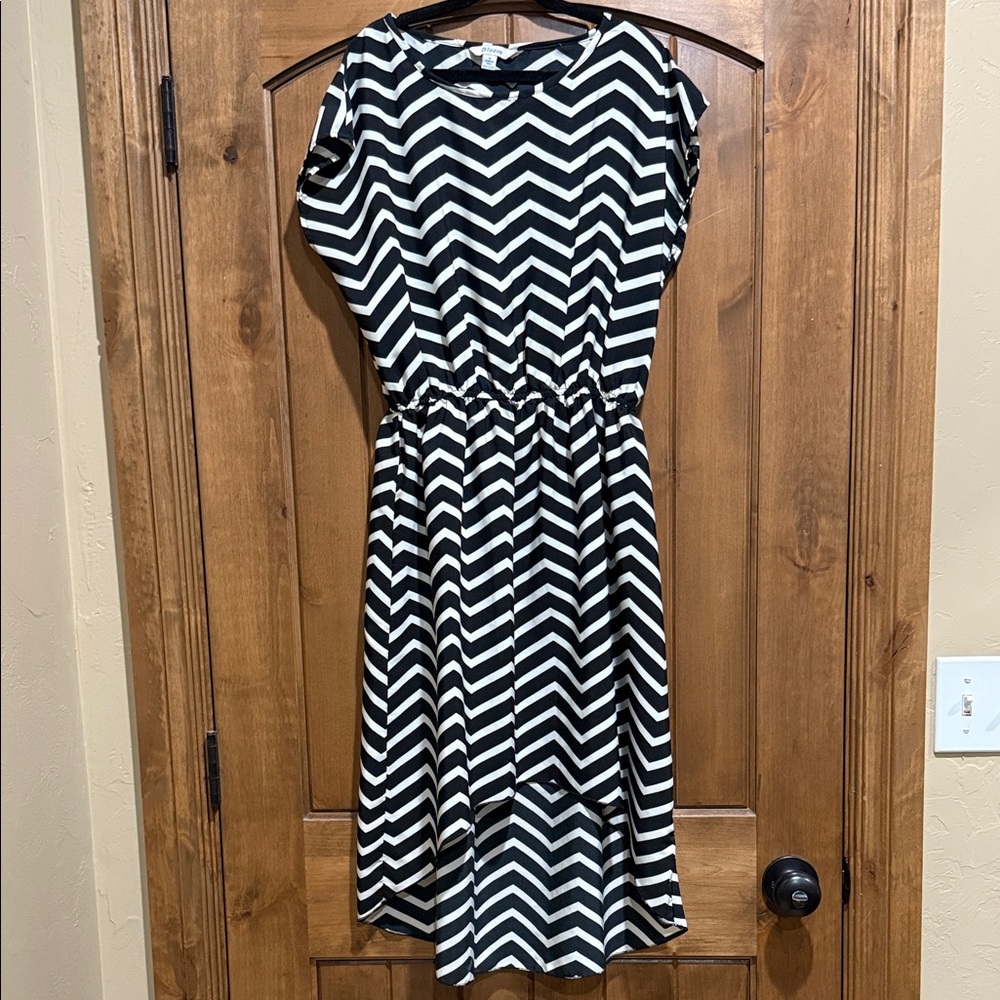 Bloom Black and White Chevron Midi Dress
